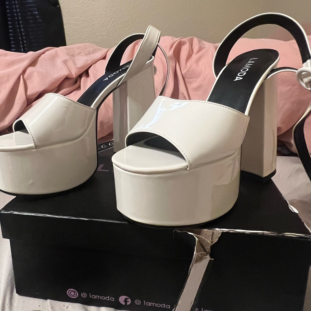 White faux leather platform heels minor scuff